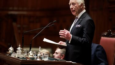 El rey Carlos III de Gran Bretaña pronuncia un discurso en el Parlamento italiano, en Roma, el 9 de abril de 2025, como parte de una visita de Estado a Italia. &nbsp;