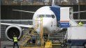 Un Boeing 737 recibe mantenimiento. Un Boeing 737 recibe mantenimiento.