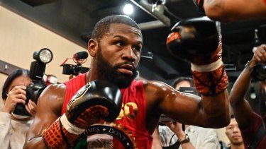 Diario las Américas | AFP__20260221__98F68ZQ__v1__MidRes__FloydMayweatherToComeOutOfRetirement