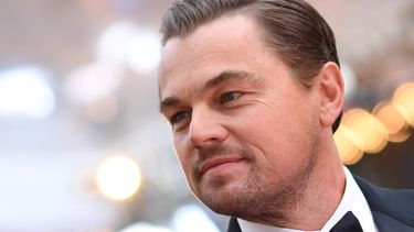 En esta foto de archivo, el actor estadounidense Leonardo DiCaprio llega para los 92 entrega de los Óscar en el Dolby Theatre en Hollywood, California, el 9 de febrero de 2020.&nbsp;
