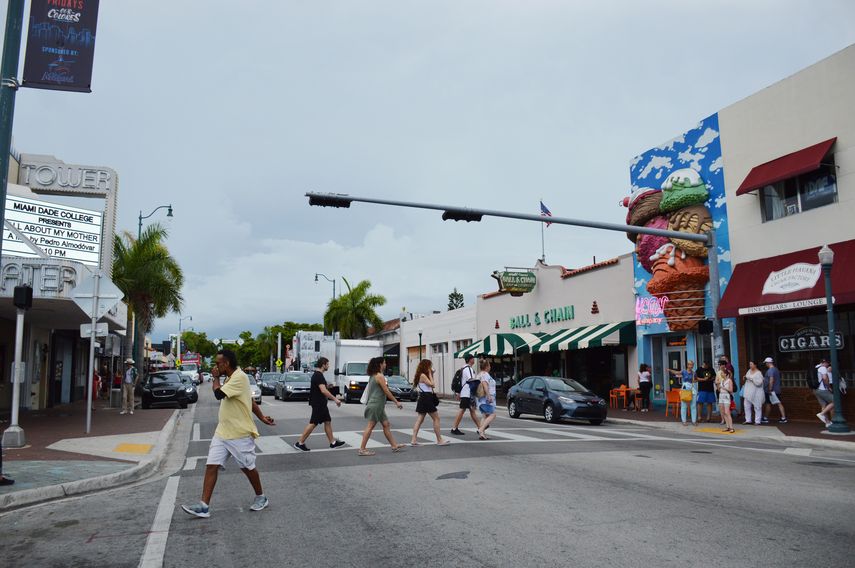 Calle 8 conforma una de las arterias comerciales más importantes de La Pequeña Habana.&nbsp;