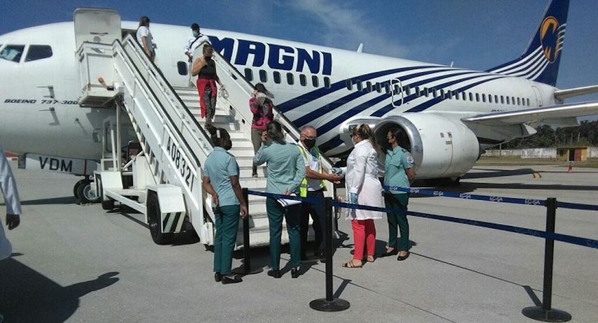 México devuelve 37 migrantes cubanos.