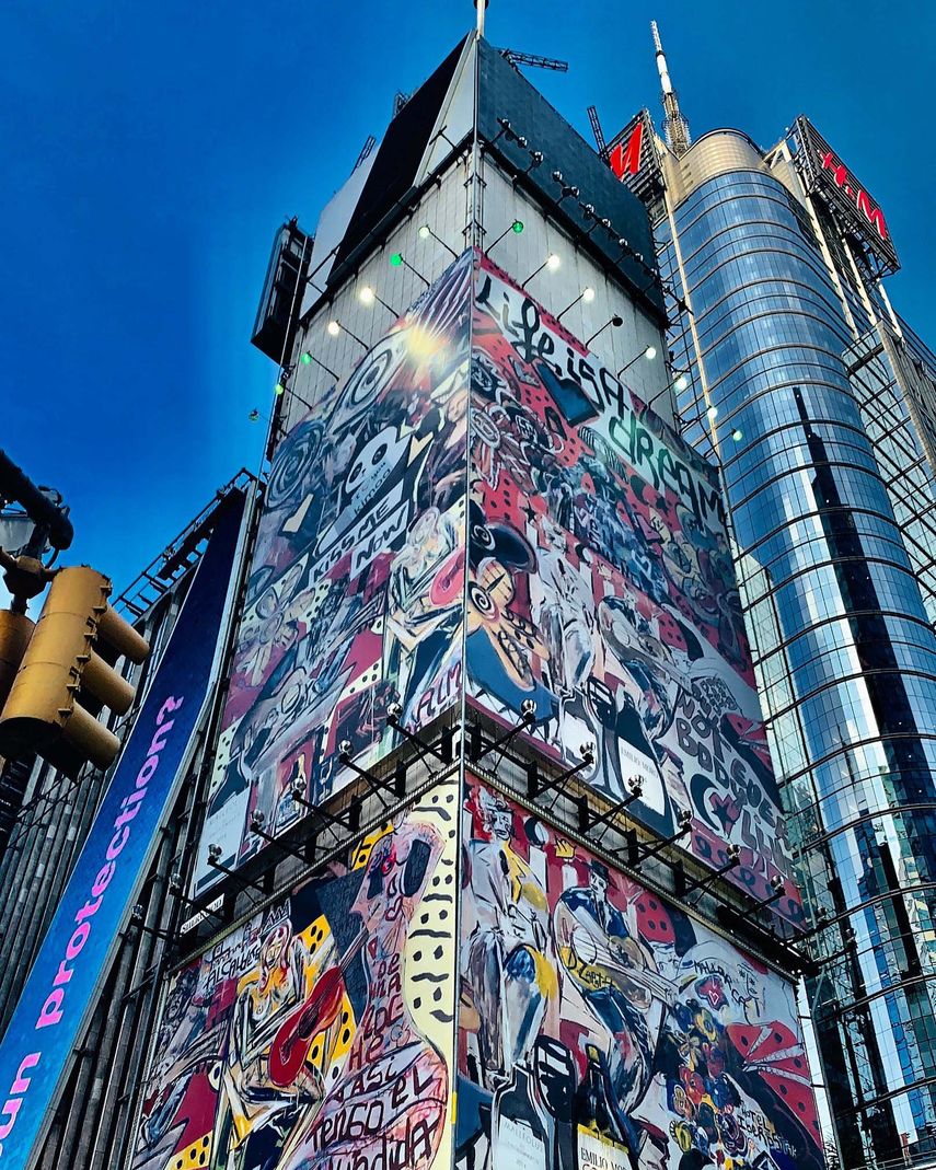 Con aproximadamente 300 pies de altura y cubriendo un total de 30,000 pies cuadrados, será el mural de vinilo más grande en la ciudad de Nueva York.