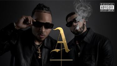 Los cantantes Ozuna y Anuel AA. Los artistas estrenaron un álbum en conjunto titulado Los dioses.