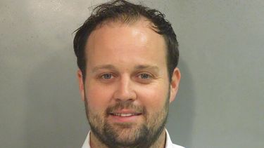 Josh Duggar en una fotografía sin fecha proporcionada por el centro de detención del condado de Washington, Arkansas. Un tribunal de apelaciones confirmó el lunes 7 de agosto de 2023 la condena de Duggar por descargar imágenes de abuso sexual infantil.