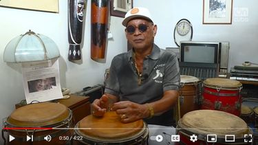 El percusionista cubano Oscar Valdés.