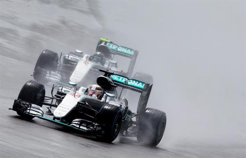 Hamilton lideró la carrera de principio a fin delante de Rosberg. (EFE)