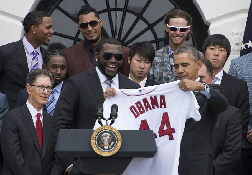 Hace seis años, el espíritu y la resolución de David Ortiz nos ayudaron a todos a comenzar a curarnos de las bombas que fueron puestas en el Maratón de Boston. Hoy, quiero unirme a muchos otros para desearle una pronta recuperación (...), escribió en su Twitter el exmandatario demócrata&nbsp;