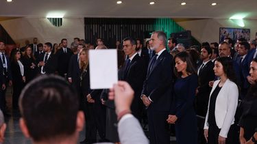 El presidente del Gobierno, Pedro Sánchez; y los reyes Felipe VI y Letizia; durante el homenaje a las víctimas de la dana, en el Museo de las Ciencias Príncipe Felipe, a 29 de octubre de 2025, en Valencia, Comunidad Valenciana (España).&nbsp;