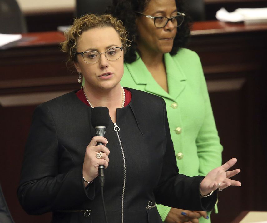 La representante Erin Grall realiza sus argumentos durante una sesi&oacute;n de la C&aacute;mara de Representantes estatal, el jueves 20 de febrero de 2020, en Tallahassee, Florida.&nbsp;