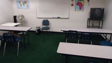 Foto referencial de un aula vac&iacute;a.&nbsp;