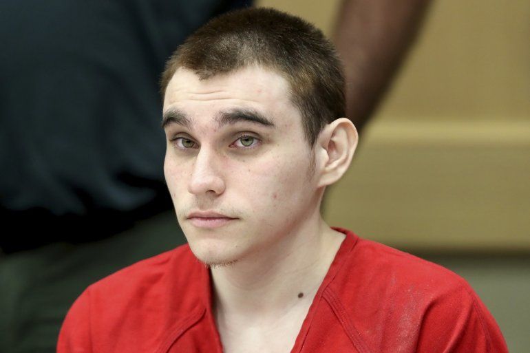 Nikolas Cruz, quien asesinó a 17 personas en una escuela de Parkland, Florida, comparece en una audiencia en Fort Lauderdale, el 10 de diciembre de 2020.