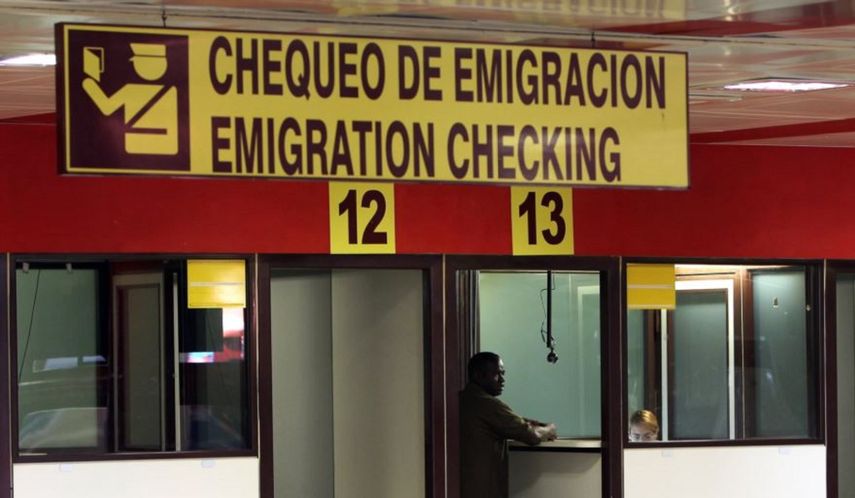 Vista de uno de los puntos de chequeo de Inmigración en el Aeropuerto José Martí, en La Habana, Cuba.