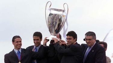 &nbsp; Fernando Redondo, Ra&uacute;l Gonz&aacute;lez, Manolo Sanch&iacute;s y Lorenzo Sanz con la S&eacute;ptima Copa de Europa.&nbsp;