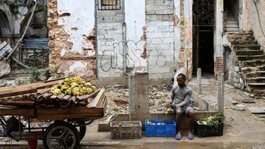 Un vendedor ambulante en La Habana, Cuba, el 20 de diciembre de 2023