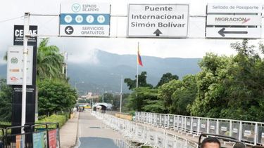 Imagen de archivo de uno de los pasos fronterizos entre Colombia y Venezuela .