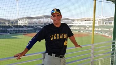 La guerra no tiene ni amigos, ni vencedores, sólo perdedores, familias en luto, madres sin hijos, y muchas cosas más dice el pelotero cubano Raidel Arbelay