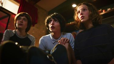 Las temporadas se estrenaron coincidiendo con la festividad en la que se desarrollan, en la última temporada coincidió con el verano y el 4 de julio, los próximos episodios podrían llegar en Navidad de 2020.&nbsp;