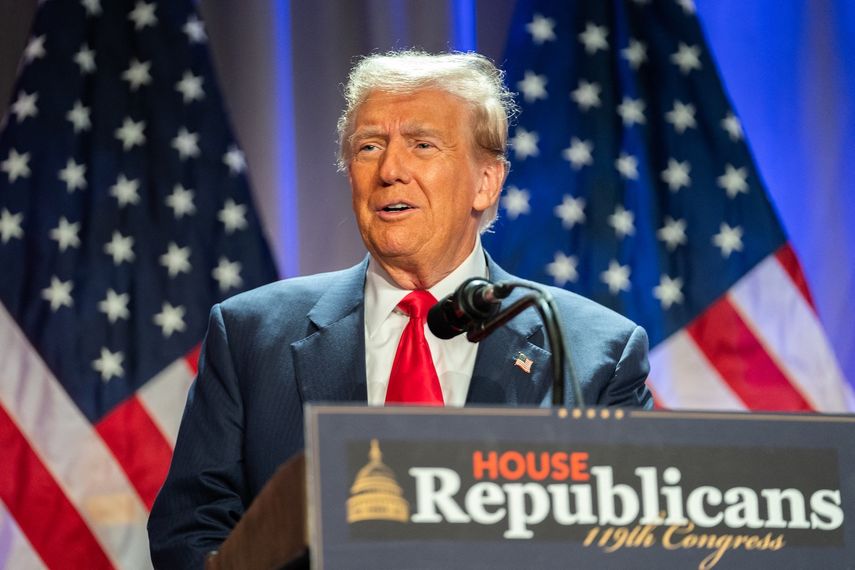 El presidente electo de Estados Unidos, Donald Trump, habla durante una reunión con los republicanos de la Cámara de Representantes en el hotel Hyatt Regency en Washington, DC, el 13 de noviembre de 2024.