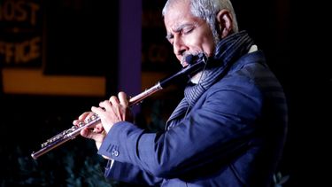 El flautista puertorriqueño Néstor Torres. 