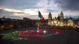 Vista parcial de la Plaza de la Constituic&oacute;n, o El Z&oacute;calo, en la v&iacute;spera del D&iacute;a de la Independencia, en Ciudad de M&eacute;xico.