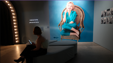 Se puede ver una pieza de la exposición durante la presentación previa de Marilyn Monroe: Icono de Hollywood, organizada por el Museo de la Academia en el Museo de la Academia de Artes y Ciencias Cinematográficas, en Los Ángeles, el 27 de mayo de 2026.