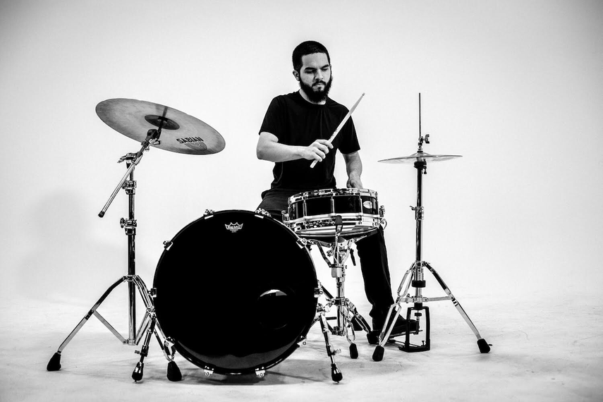 Silvestre Rojas, joven baterista venezolano que conquista California.&nbsp;