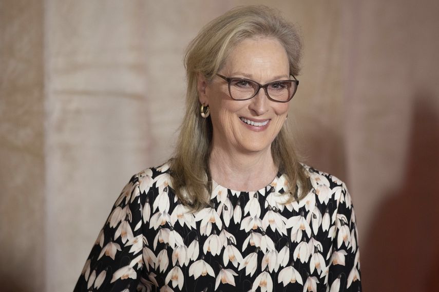 Meryl Streep llega a una gala del Festival Internacional de Cine de Toronto, una cena benéfica que destaca a grandes creadores de la industria.