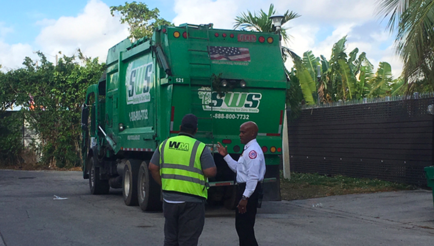 Aún no se sabe cómo llegó el hombre al contenedor de basura.&nbsp;