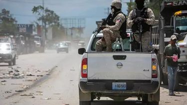 Imagen de archivo de una patrulla militar que vigila las calles de Puerto Príncipe. 2024