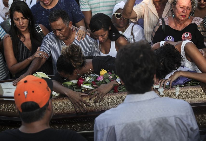 Amigos y familiares participaron en el entierro de la concejala brasileña&nbsp;Marielle&nbsp;Franco.