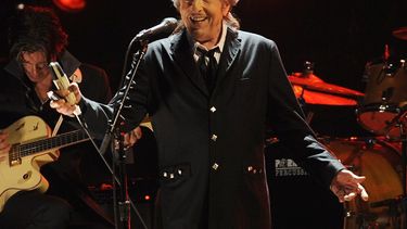 El músico Bob Dylan durante una presentación en Los Angeles el 12 de enero de 2012. Transcripciones de unas reveladoras entrevistas inéditas que Dylan le dio en 1971 al artista de blues Tony Glover se subastarán en Boston en noviembre de 2020.&nbsp;