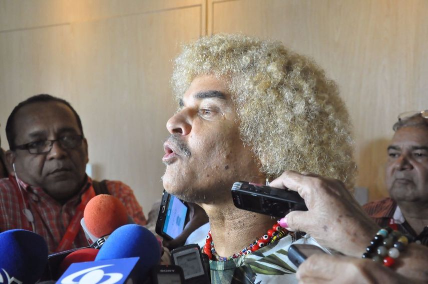 Valderrama habría pedido al juzgado levantar la medida porque tiene contratos de trabajo fuera del país