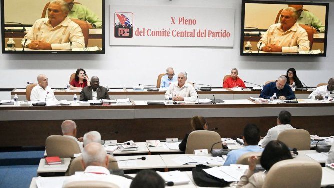 X Pleno del Comité Central del Partido Comunista de Cuba.