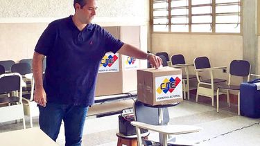 No les prometo que será fácil este camino y que esta pesadilla terminará en 15 días, pero les prometo que Venezuela será libre, democrática y próspera, dijo el opositor 