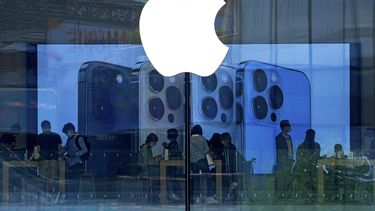 Fotografía de una tienda de Apple en Pekín, durante los primeros días del lanzamiento de los nuevos iPhones.