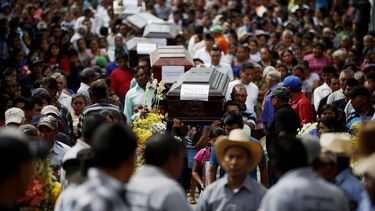 El pasado 3 de junio, el volcán de Fuego registró una de las erupciones más fuertes de su historia dejando más de 120 muertos, 300 desaparecidos y casi 2 millones de personas afectadas, además de cuantiosos daños materiales