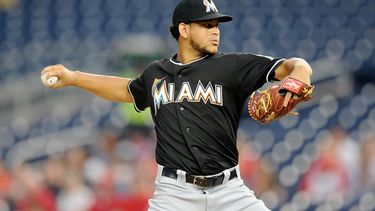 Alvarez tuvo una apertura de calidad al tirar siete innings pero cargó con la derrota. (ARCHIVO)