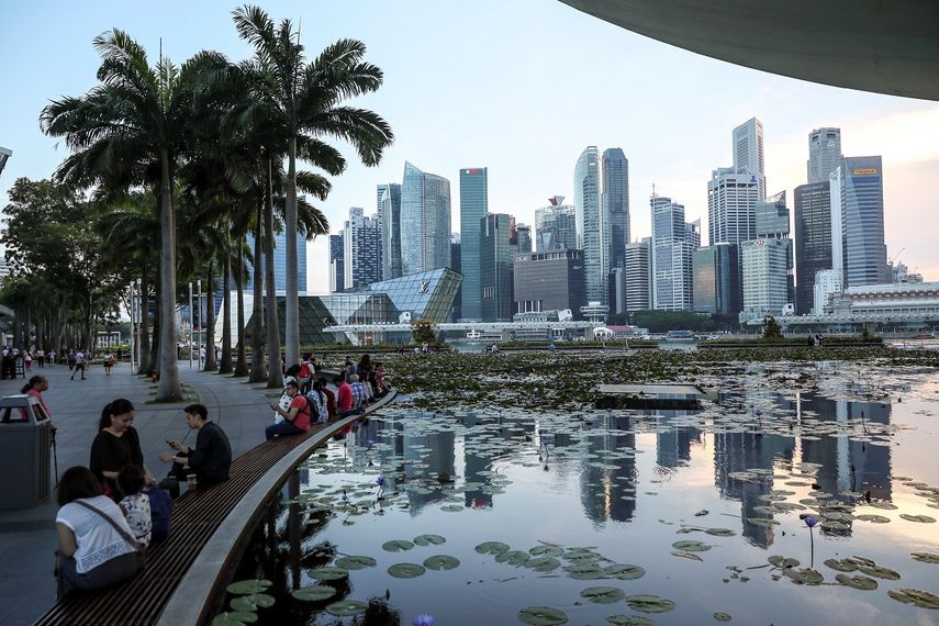 Vista general del distrito financiero de Singapur, un país formado por 63 islas, que acogerá el 12 de junio la reunión entre el presidente Donald Trump y el líder norcoreano, Kim Jong-un, en el hotel Capella, en la isla de Sentosa.&nbsp;