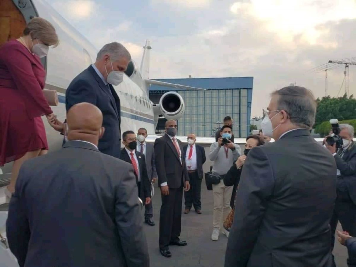 Miguel Díaz-Canel arriba a México en avión con matrícula de Venezuela. Miguel Díaz-Canel arriba a México en avión con matrícula de Venezuela.