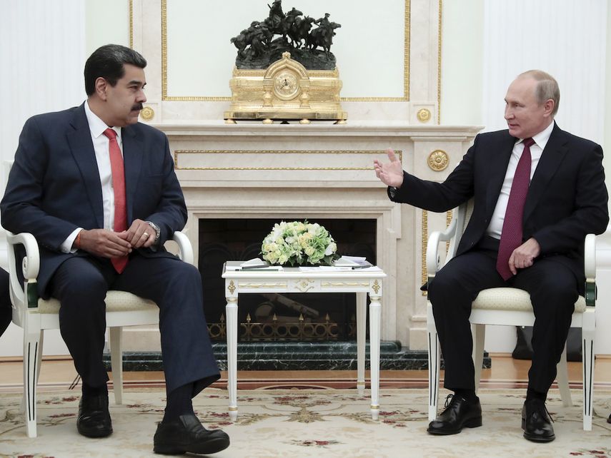 EL presidente de Rusia Vladimir Putin recibe al dictador de Venezuela, Nicolás Maduro, en el Kremlin en Moscú.
