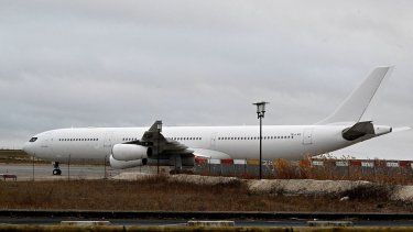 El avión A340 permanece retenido por sospecha de tráfico de personas en el aeropuerto de Vatry, en el noreste de Francia.