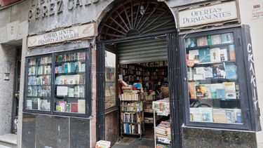 Librería Pérez Galdós abierta durante el primer día desde que se decretó el estado de alarma en el que se permite la apertura con limitaciones de librerías, entre otros establecimientos.