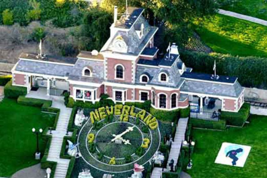 Jackson construyó en esta inmensa propiedad cerca de Santa Barbara un parque que comprendía un mini zoológico, varios juegos de atracciones y amplios jardines (EFE)