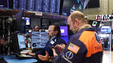 Agentes de la Bolsa de Nueva York en una sesión bursátil.