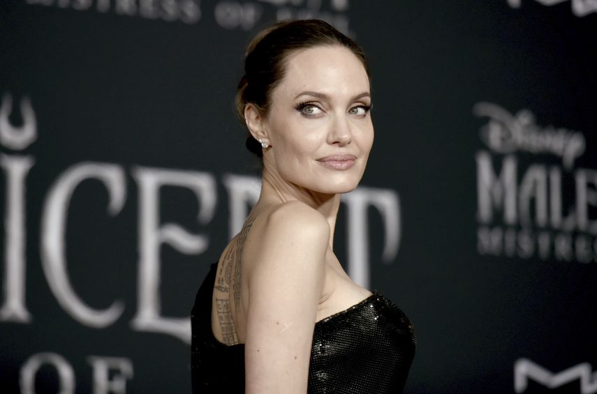 En esta foto del 30 de septiembre de 2019, Angelina Jolie llega al estreno de Maleficent en el cine El Capitán, en Los Angeles.&nbsp;