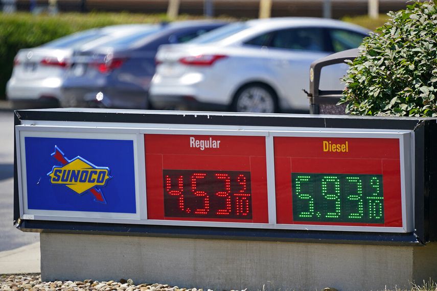 Precios de gasolina en una estación del este de Estados Unidos.