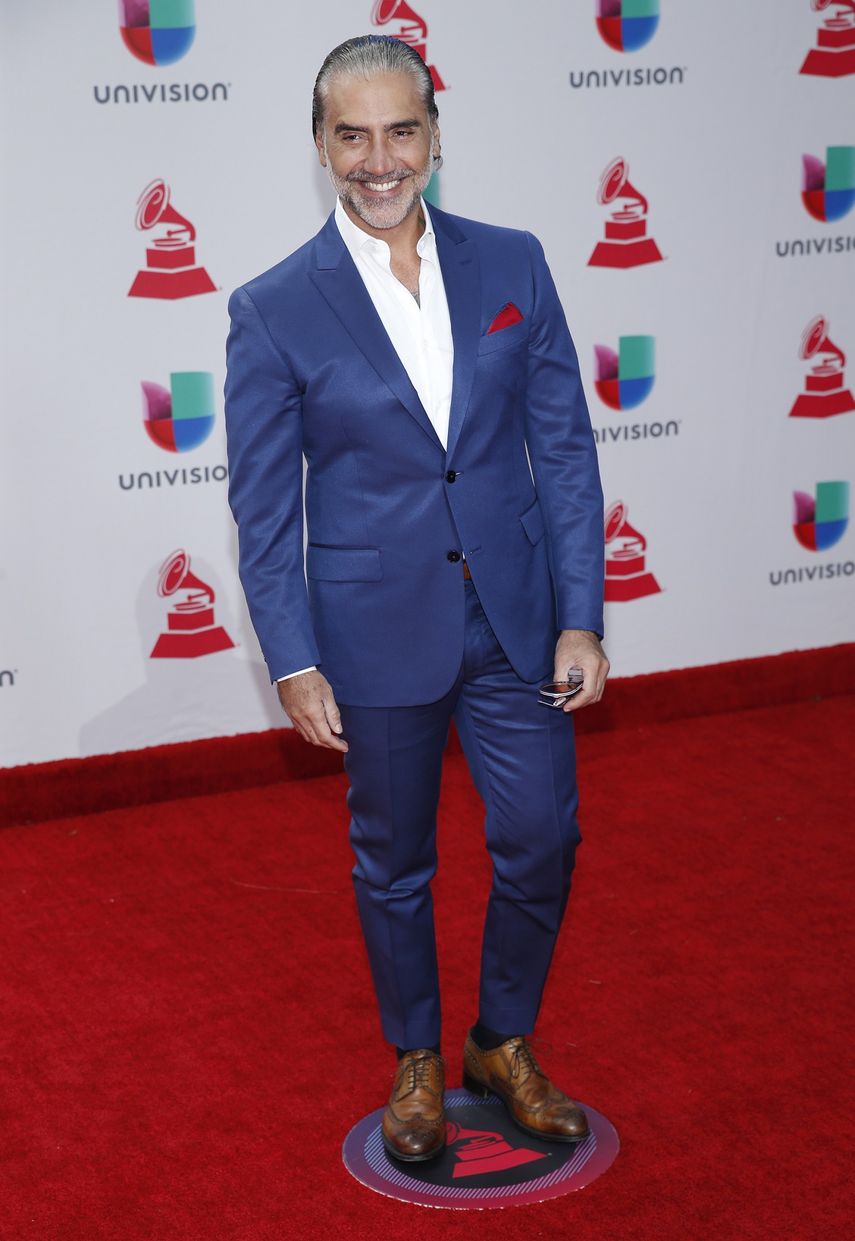 Alejandro Fernández a su llegada a la ceremonia de entrega de los Latin Grammy, en Las Vegas. 