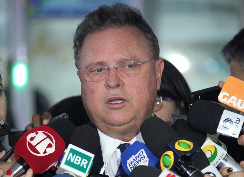 Fotografía cedida por el ministerio de&nbsp;Agricultura de Brasil que muestra a su titular Blario Maggi. Brasil&nbsp;suspendió temporalmente la exportación de carne producida en 21 plantas investigadas por supuestamente adulterar carne.