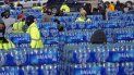 Miles de botellas de agua en un sitio de distribución de la ciudad de Houston en esta fotografía del viernes 19 de febrero de 2021. El sitio de autoservicio se instaló para proporcionar agua potable a las personas que la necesiten luego de que la ciudad pidió hervir el agua para beber debido a tuberías congeladas o rotas. Miles de botellas de agua en un sitio de distribución de la ciudad de Houston en esta fotografía del viernes 19 de febrero de 2021. El sitio de autoservicio se instaló para proporcionar agua potable a las personas que la necesiten luego de que la ciudad pidió hervir el agua para beber debido a tuberías congeladas o rotas.
